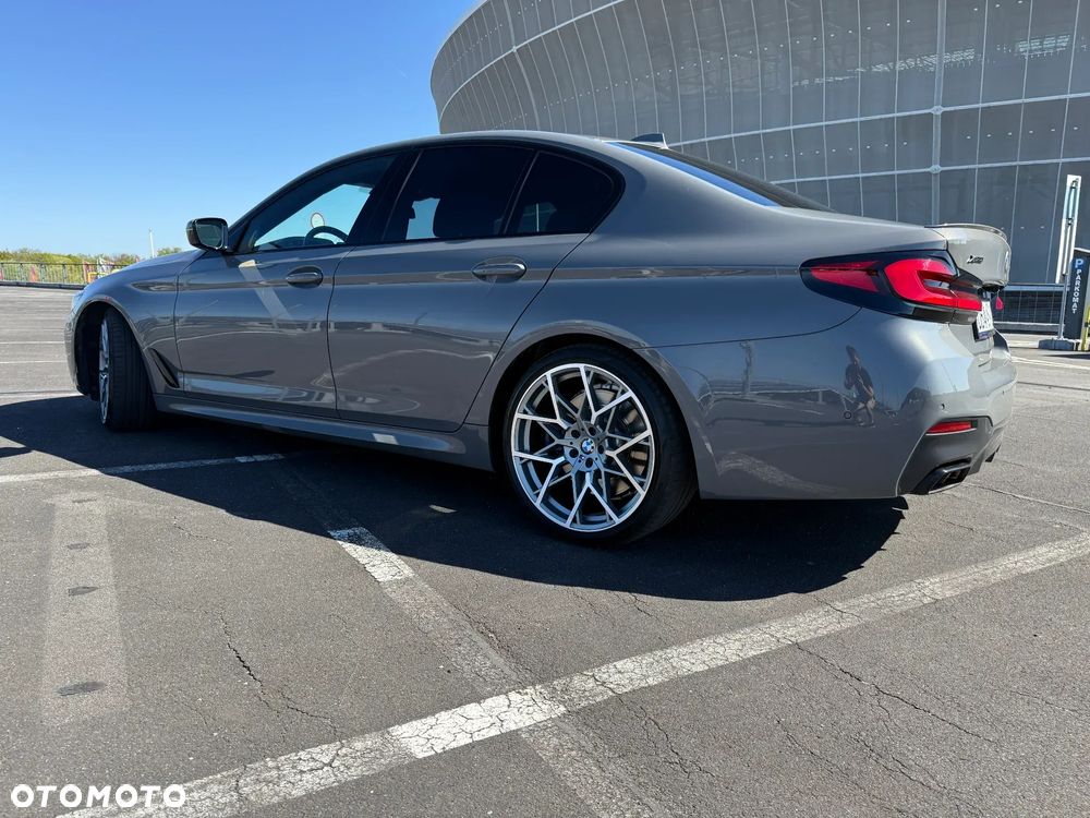 BMW Seria 5 M550i xDrive - 6