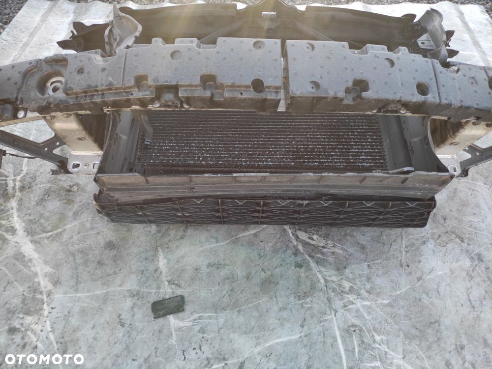 PAS PRZEDNI WZMOCNIENIE CZOŁOWE CHŁODNICE WIATRAK BMW E60 N52 N53 2.5 3.0 B - 2