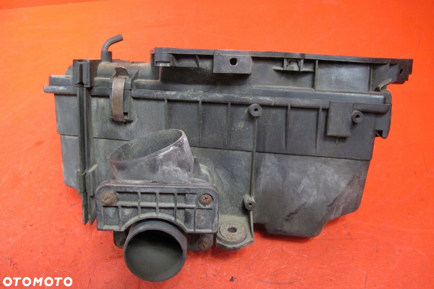 AUDI 80 B3 86-91 1.8 B JN OBUDOWA FILTRA POWIETRZA 048133837B - 3