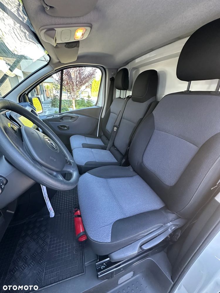 Opel Vivaro - 11