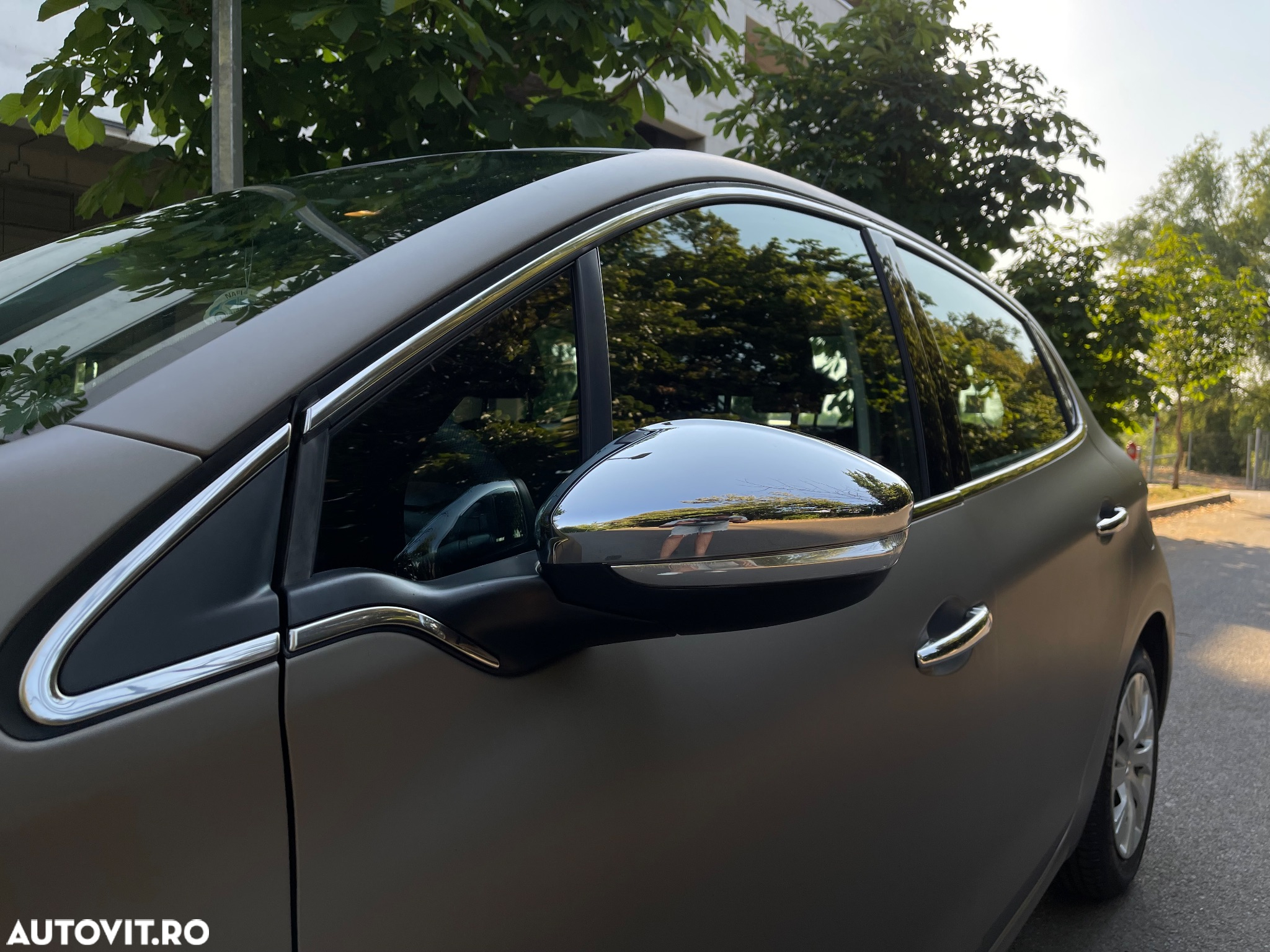 Peugeot 208 1.2 L PureTech Allure - 18