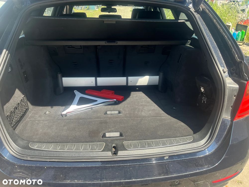 BMW Seria 3 330d xDrive - 17