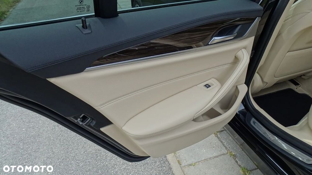 BMW Seria 5 520d xDrive Luxury Line - 27