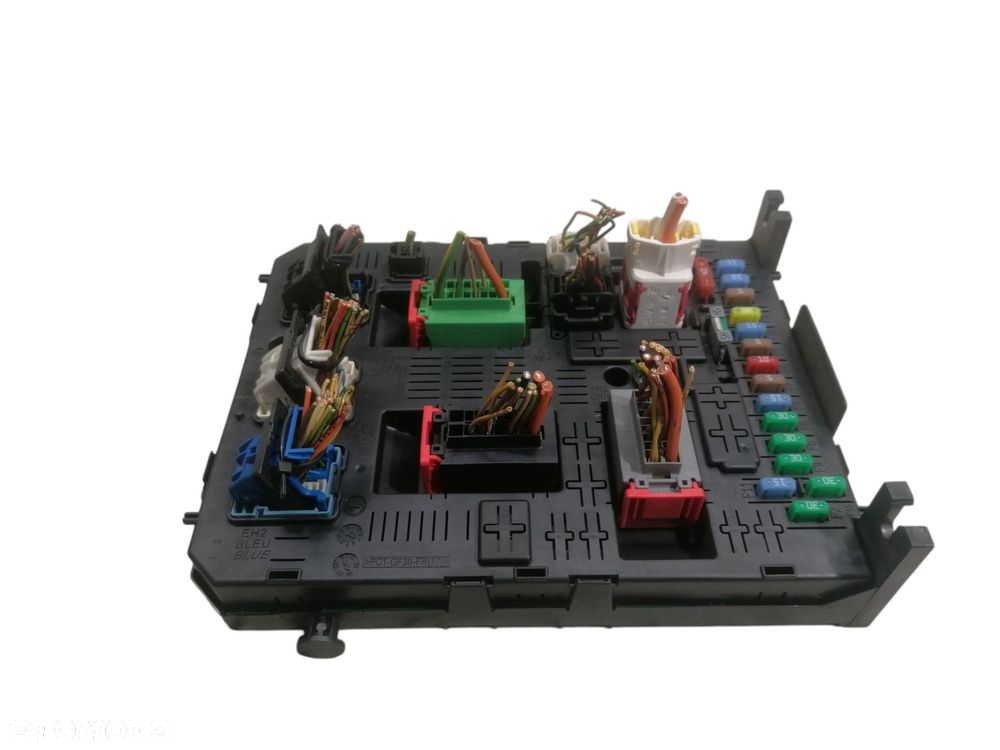 SKRZYNKA BEZPIECZNIKÓW BSI PEUGEOT 5008 I 1.6 THP 9666895680 - 2