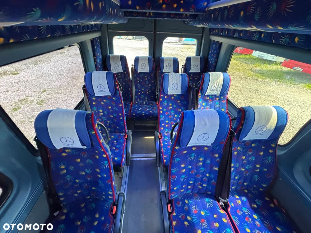 Mercedes-Benz Sprinter 519 - 12