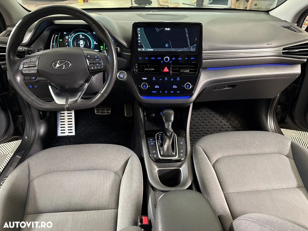 Hyundai IONIQ - 10