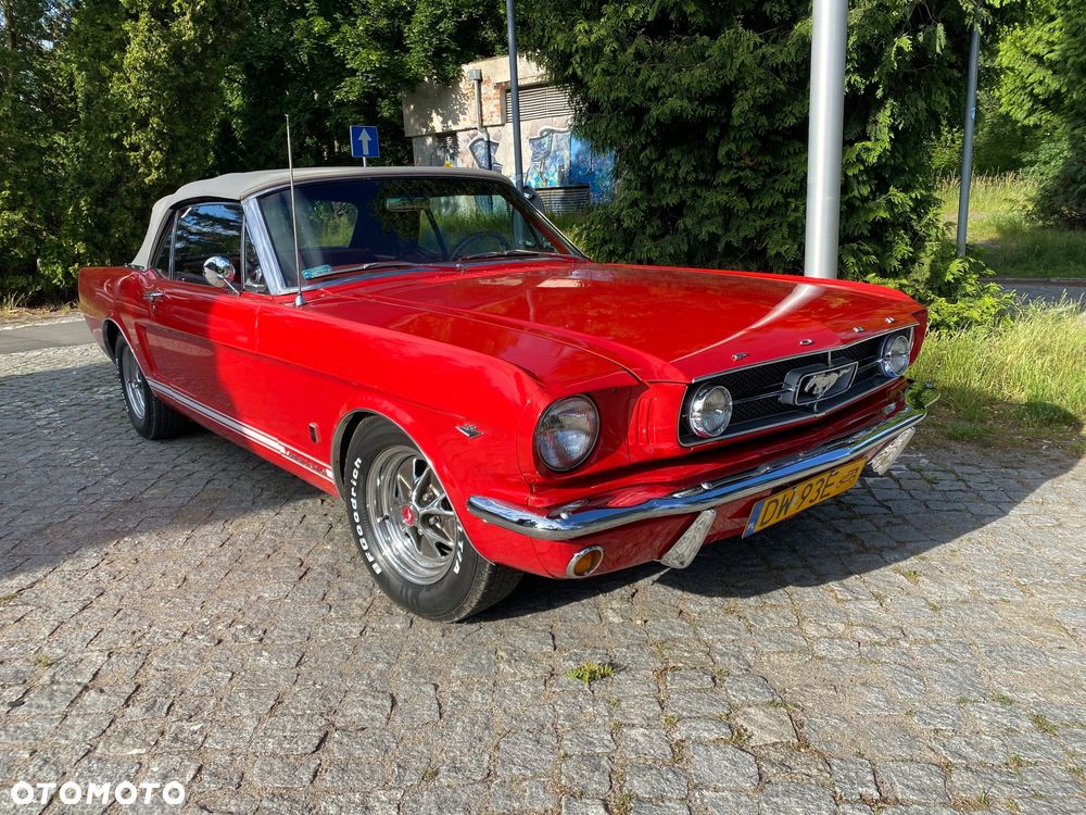 Ford Mustang - 12