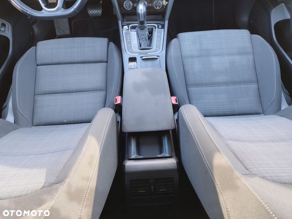 Volkswagen Passat 2.0 TSI Business DSG - 19