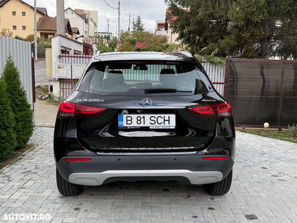 Mercedes-Benz GLA 200 d 4Matic 8G-DCT - 10