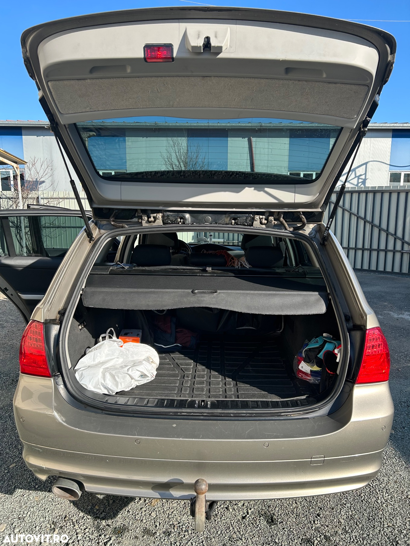 BMW Seria 3 318d DPF Touring Aut. - 17