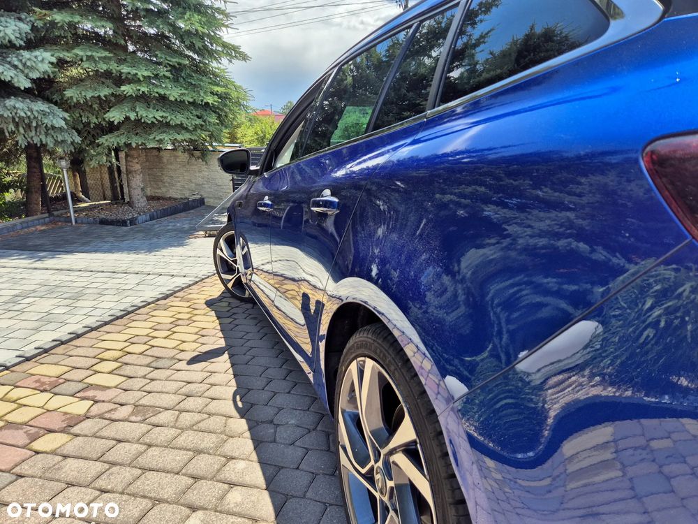 Renault Megane ENERGY TCe 205 EDC GT - 33