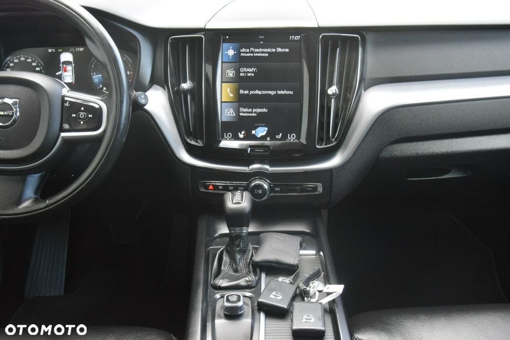 Volvo XC 60 D5 AWD Momentum - 36