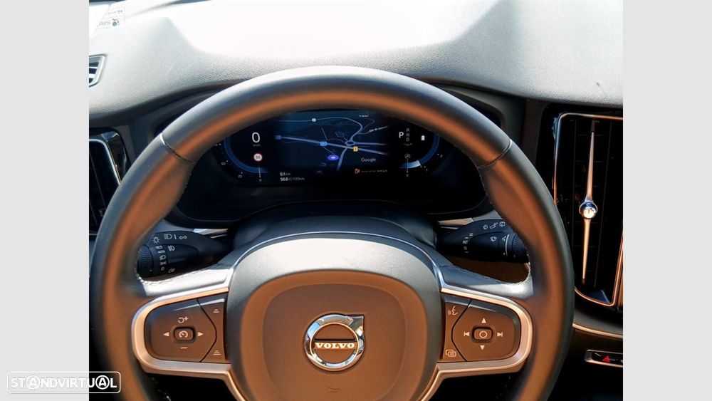 Volvo XC 60 2.0 B4 Momentum Plus - 16