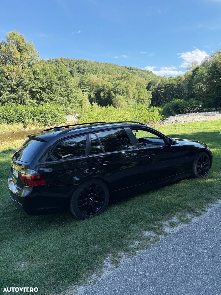 BMW Seria 3 320d DPF Touring Aut. - 3