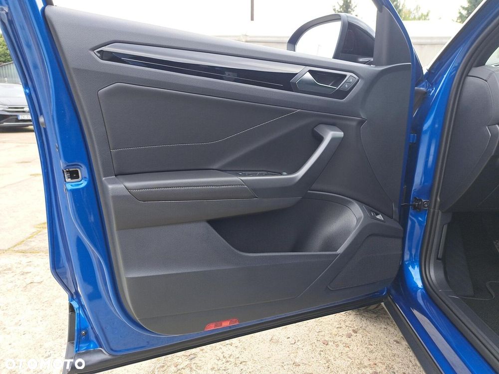 Volkswagen T-Roc - 10