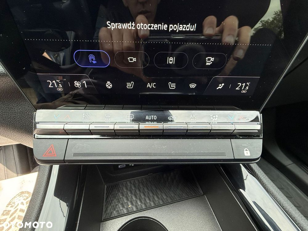 Renault Austral 1.3 TCe mHEV Iconic - 16