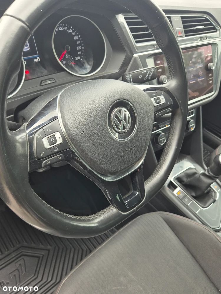Volkswagen Tiguan - 25