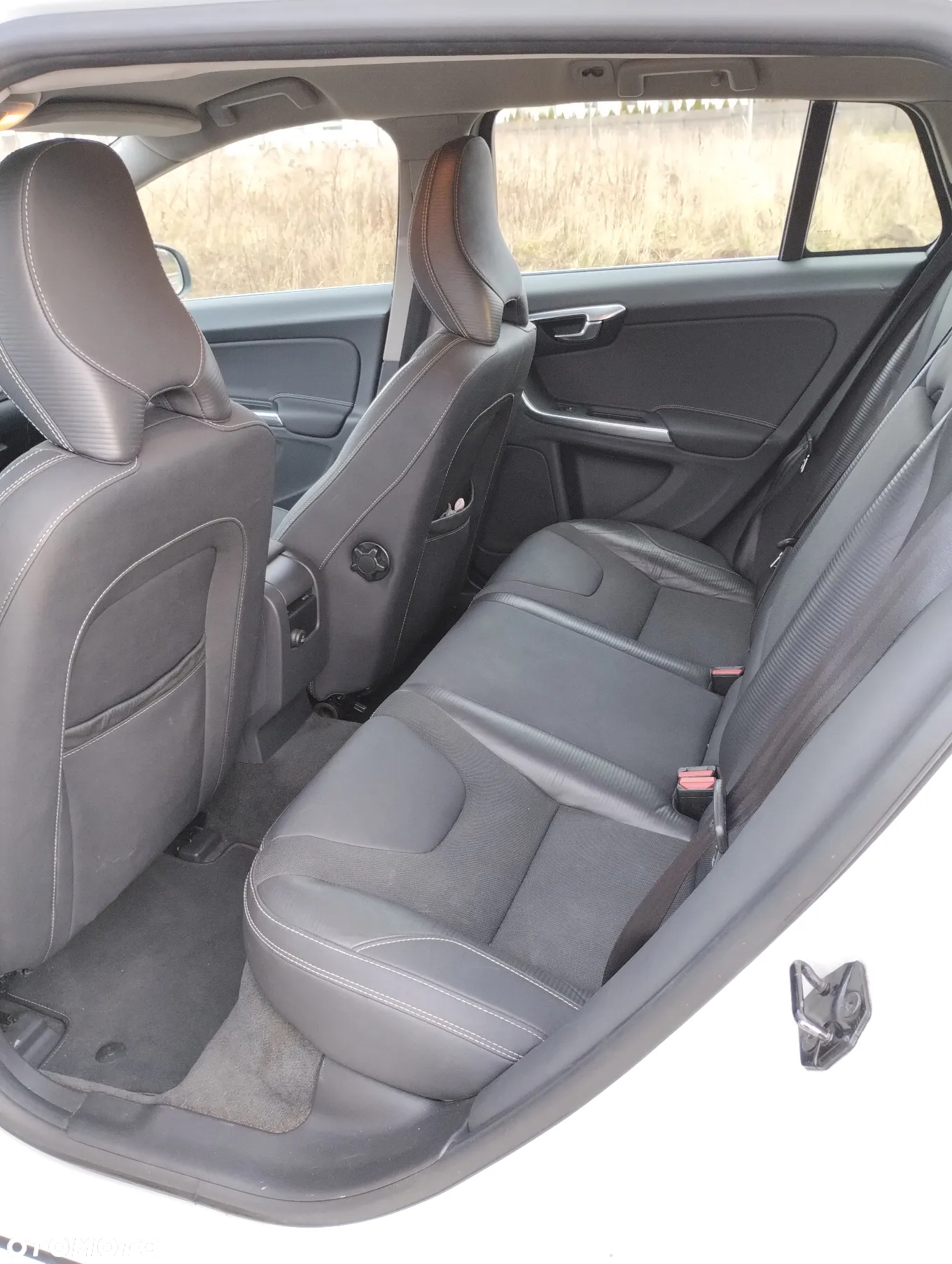 Volvo V60 T6 AWD R-Design - 7