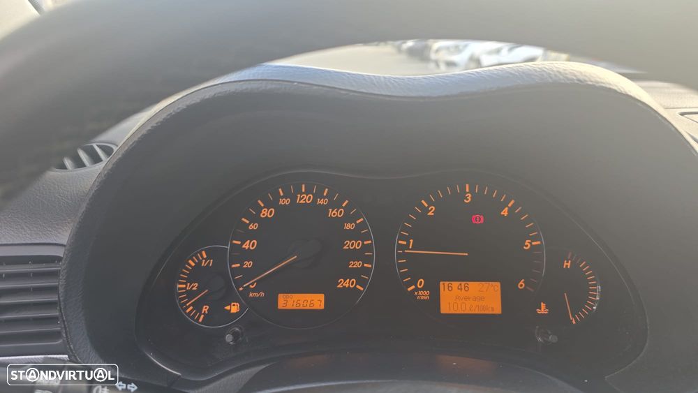 Toyota Avensis SW 2.0 D-4D - 20