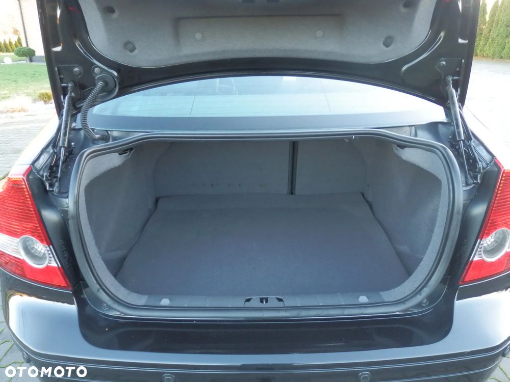 Volvo S40 2.4 Momentum - 7