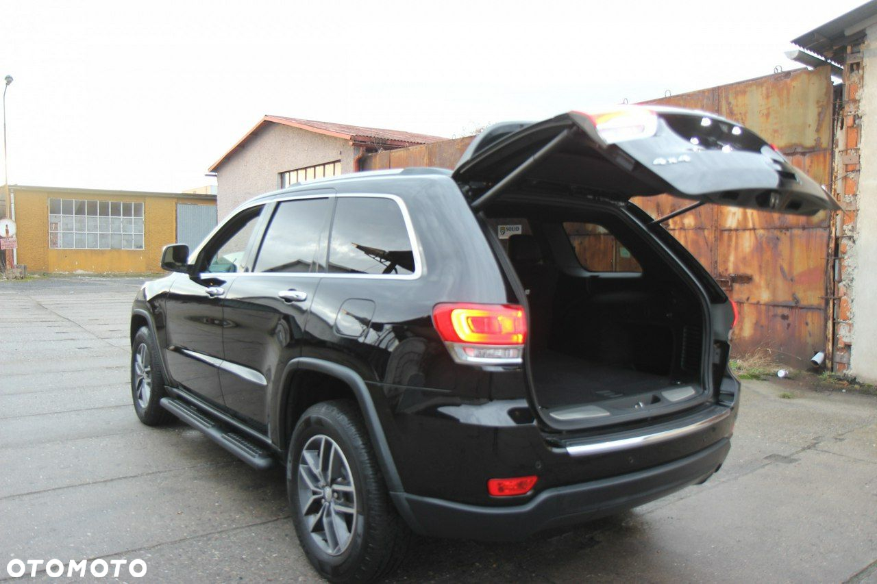 Jeep Grand Cherokee - 17