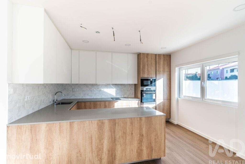 Moradia isolada T4 em Marinha Grande de 220,75 m2 - Grande imagem: 4/34