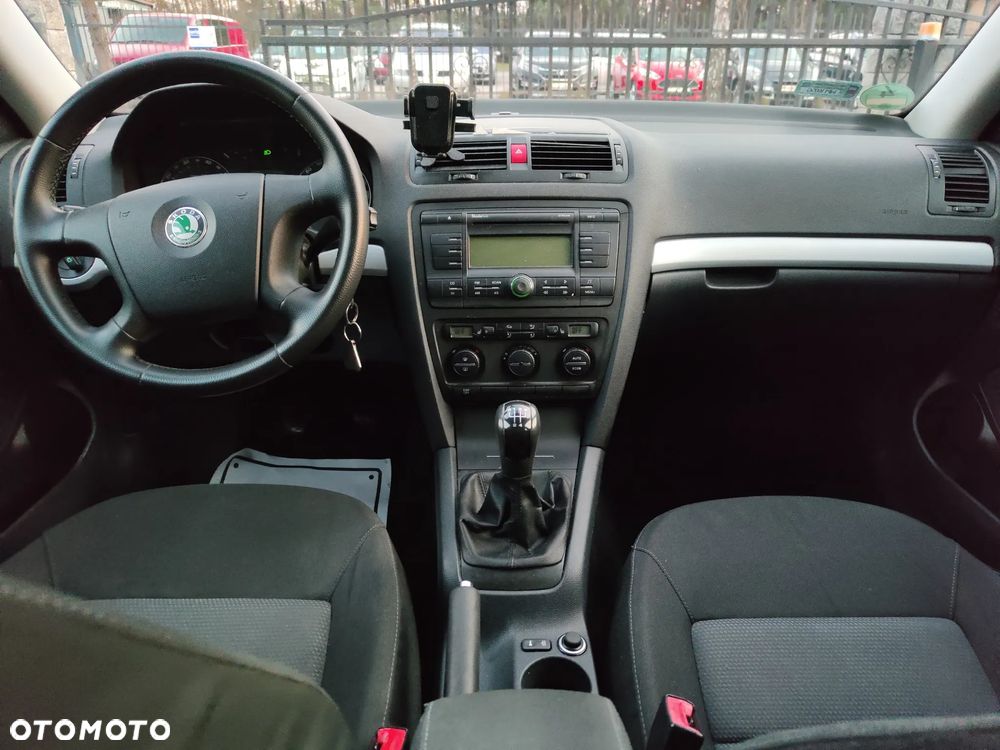 Skoda Octavia 1.6 Elegance - 6