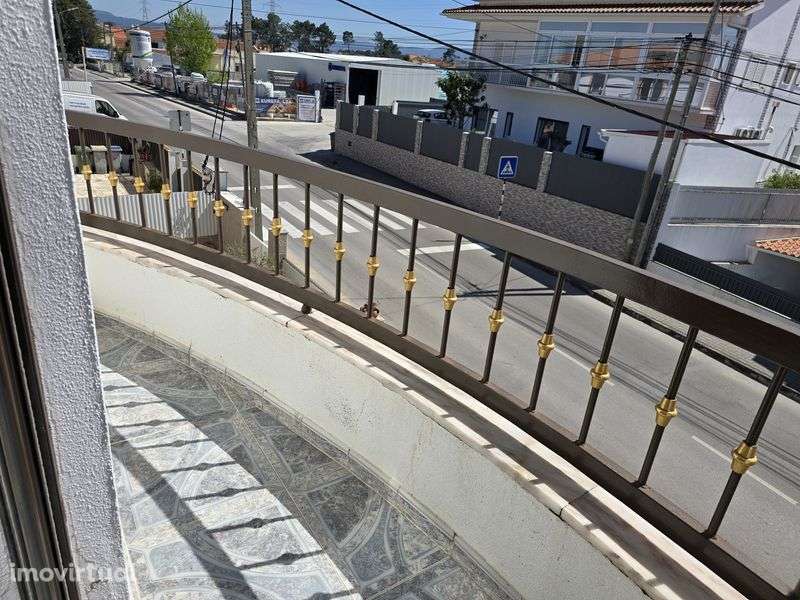 Andar de Moradia 3 quartos em Fernão Ferro - Grande imagem: 3/11