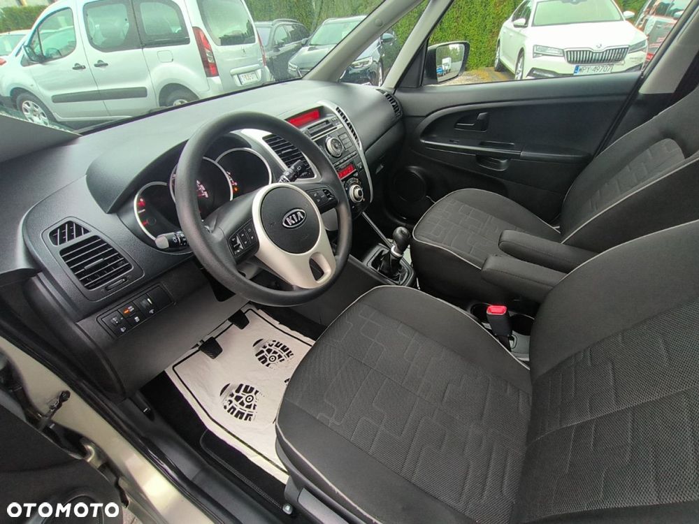 Kia Venga - 7