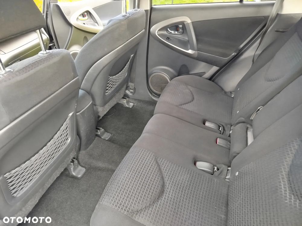 Toyota RAV4 2.0 VVT-i Luna - 8
