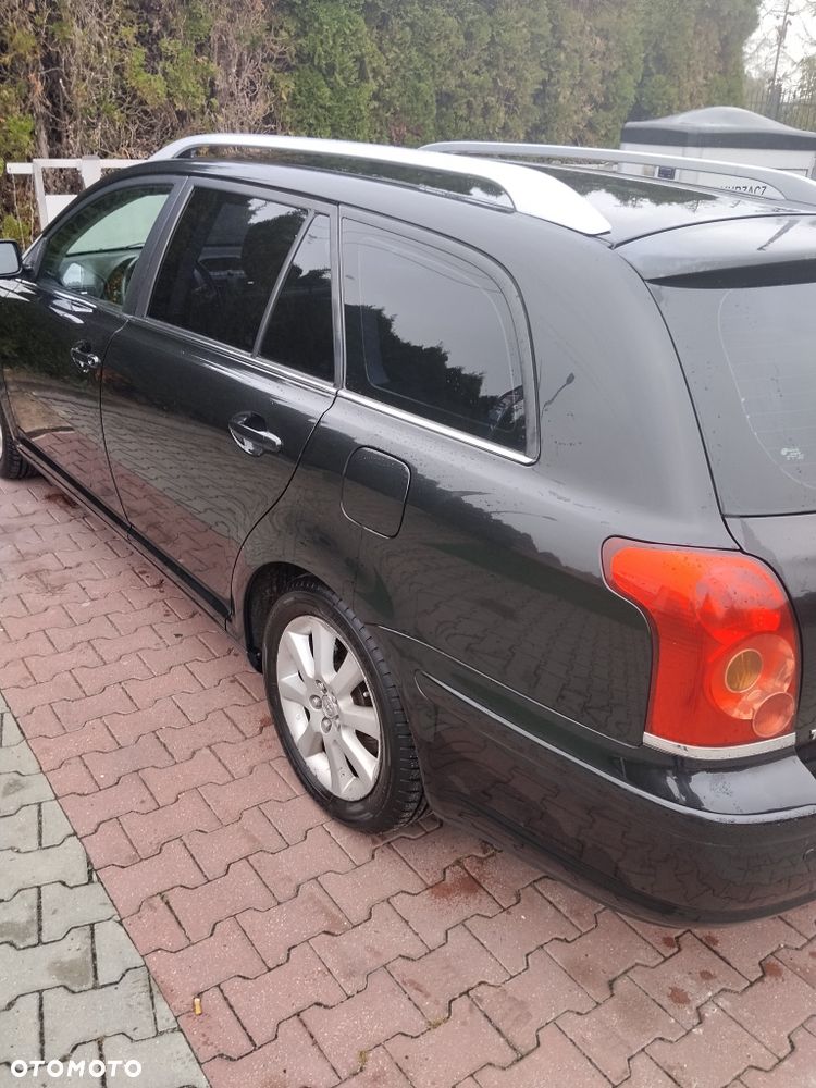Toyota Avensis 2004 photo 3