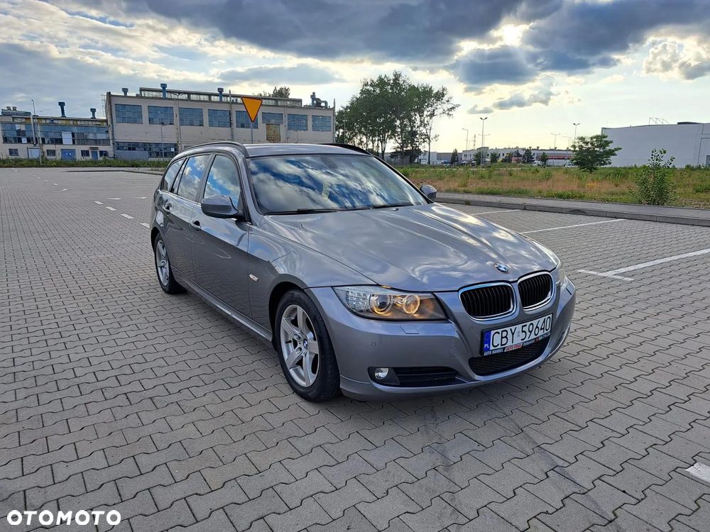 BMW Seria 3 318d DPF Touring Edition Exclusive - 3