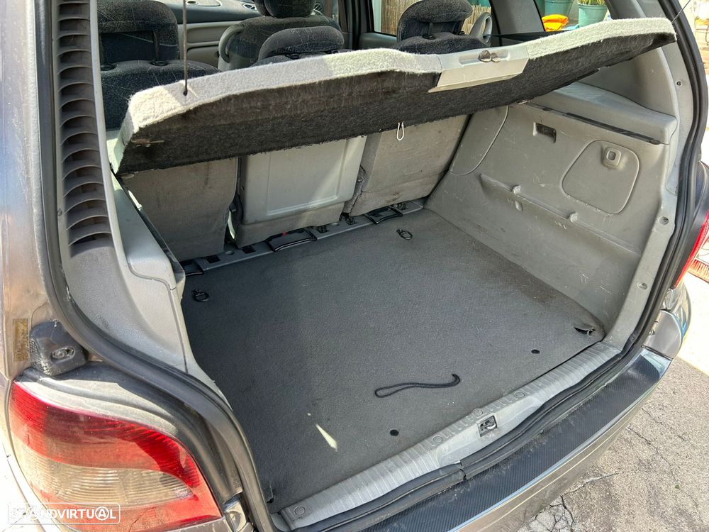 Renault Mégane Scénic - 12