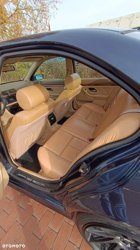 BMW Seria 5 540i - 12