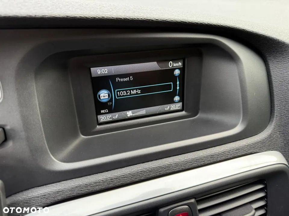 Volvo V40 T3 Momentum - 23