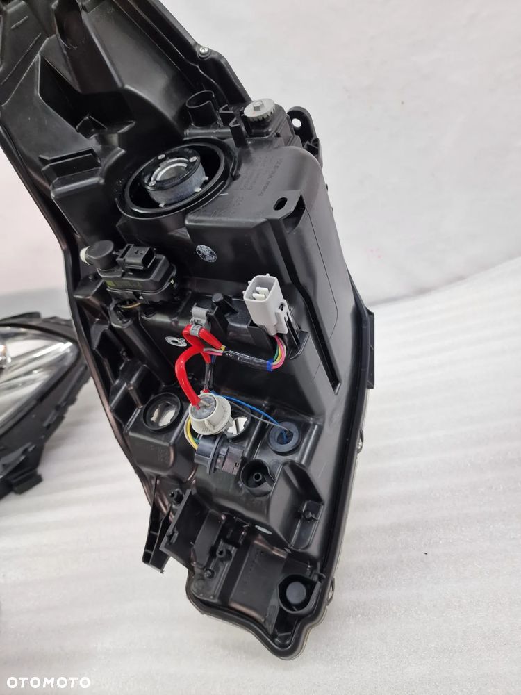 TOYOTA YARIS 3 III LIFT 14- KOMPLET LAMP PRZEDNICH PRZÓD LEWA + PRAWA , SOCZEWKA , NR AUKCJI LA677 - 12