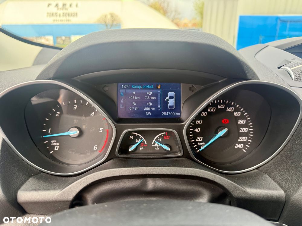 Ford Kuga 2.0 TDCi 2x4 Titanium - 34