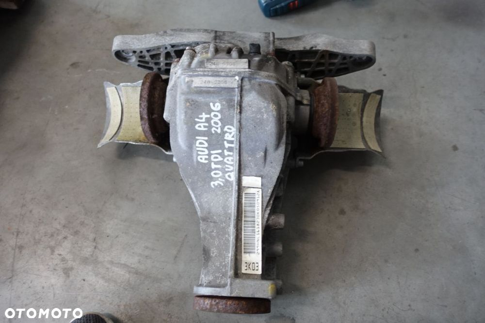 AUDI A4 B7 3.0 TDI MOST TYŁ TYLNY QUATTRO - 1