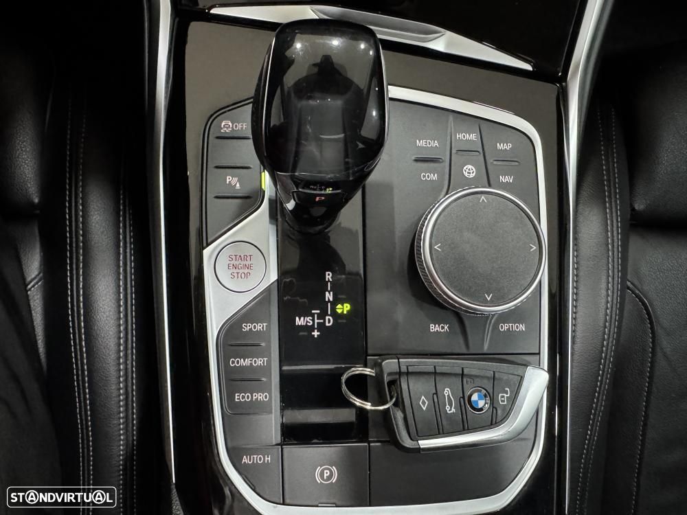 BMW 318 d Aut. Sport Line - 37