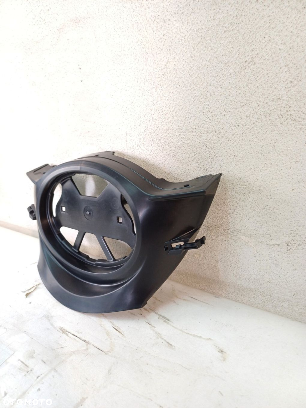 GRILL ATRAPA ZNACZEK ZDERZAKA PRZÓD TOYOTA AURIS II 2 12- - 7