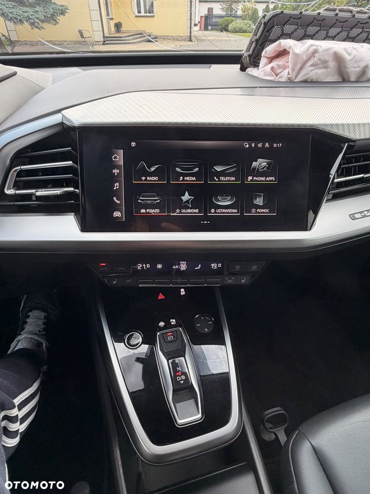 Audi Q4 e-tron 45 quattro - 17