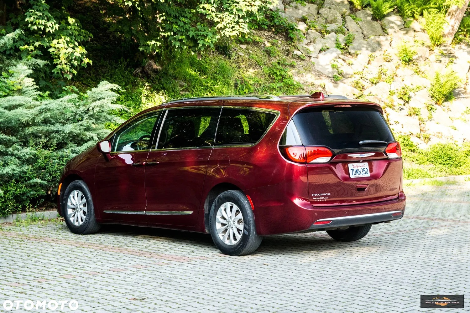 Chrysler Pacifica - 4