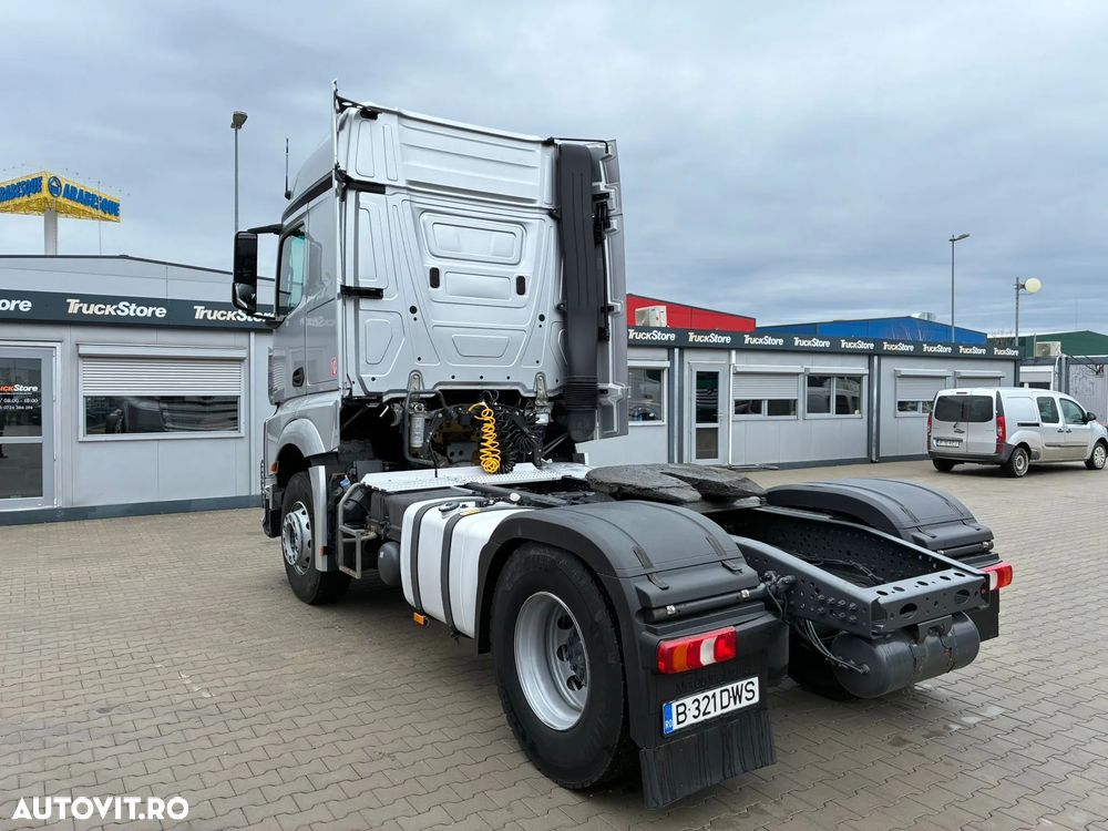 Mercedes-Benz Actros - 3