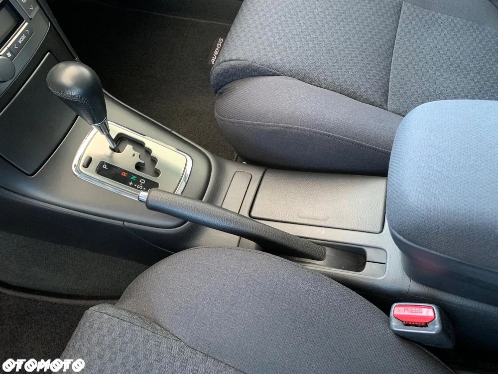 Toyota Avensis 2.4 VVT-i Prestige - 11
