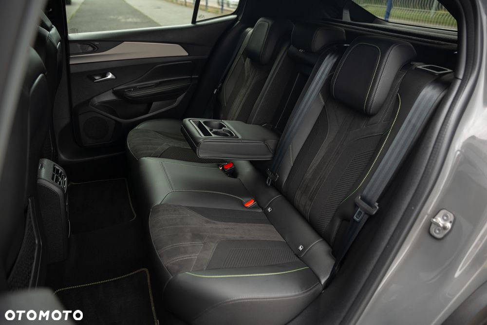 Peugeot 408 1.6 Plug-In Hybrid 225 GT EAT8 - 35
