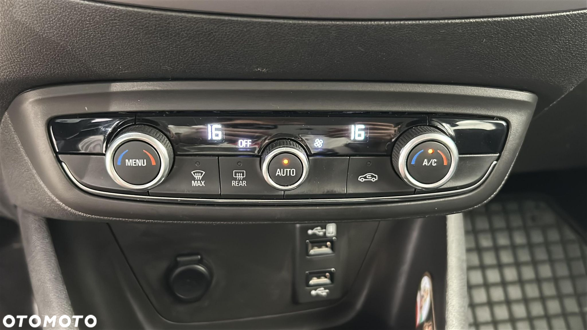 Opel Crossland X - 21