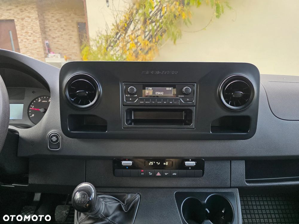 Mercedes-Benz Sprinter - 17