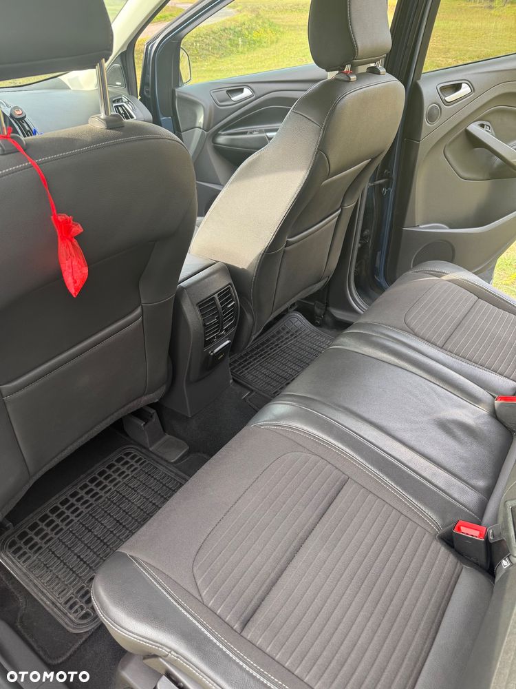 Ford Kuga - 10