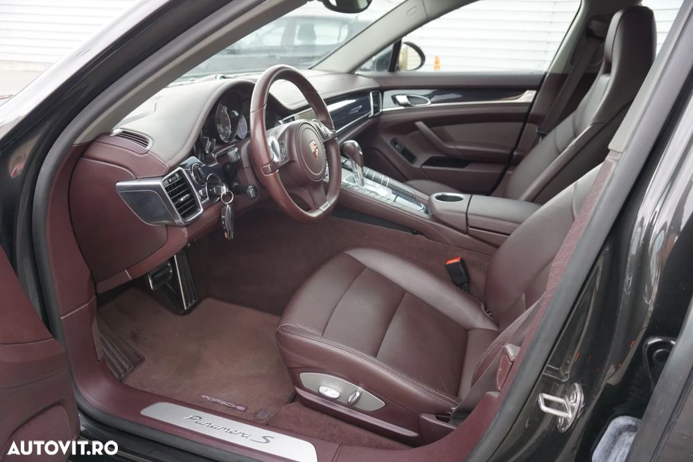 Porsche Panamera - 39