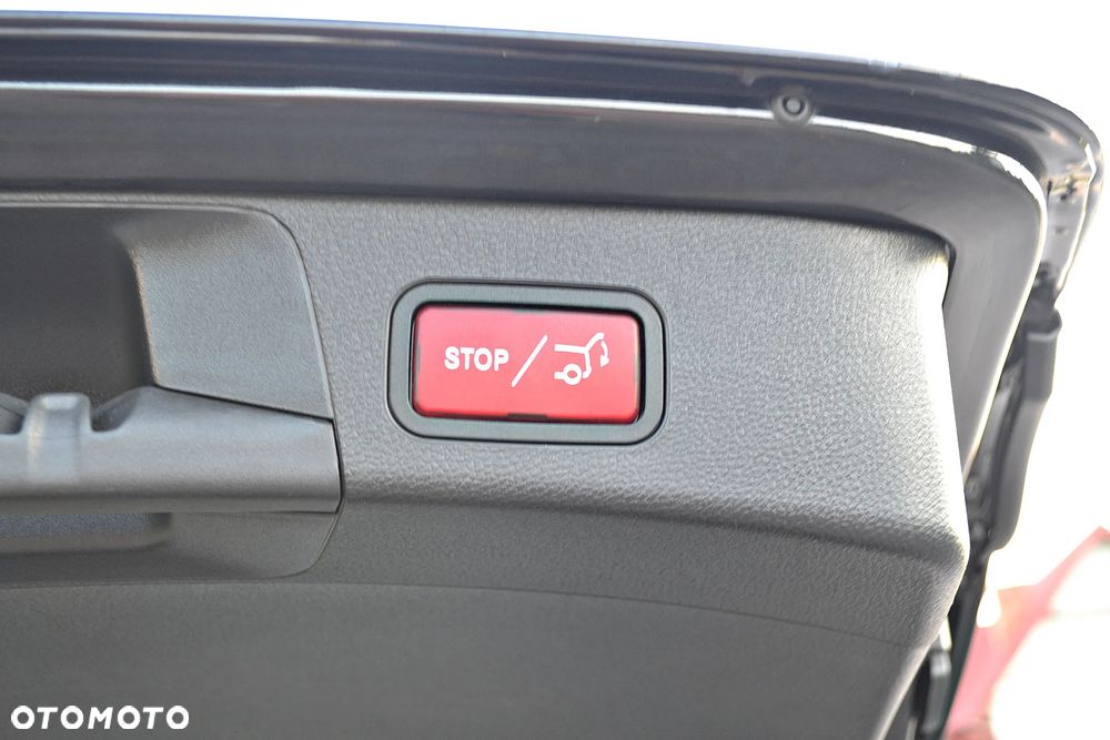 Mercedes-Benz Klasa C 220 d 9G-TRONIC Exclusive - 31